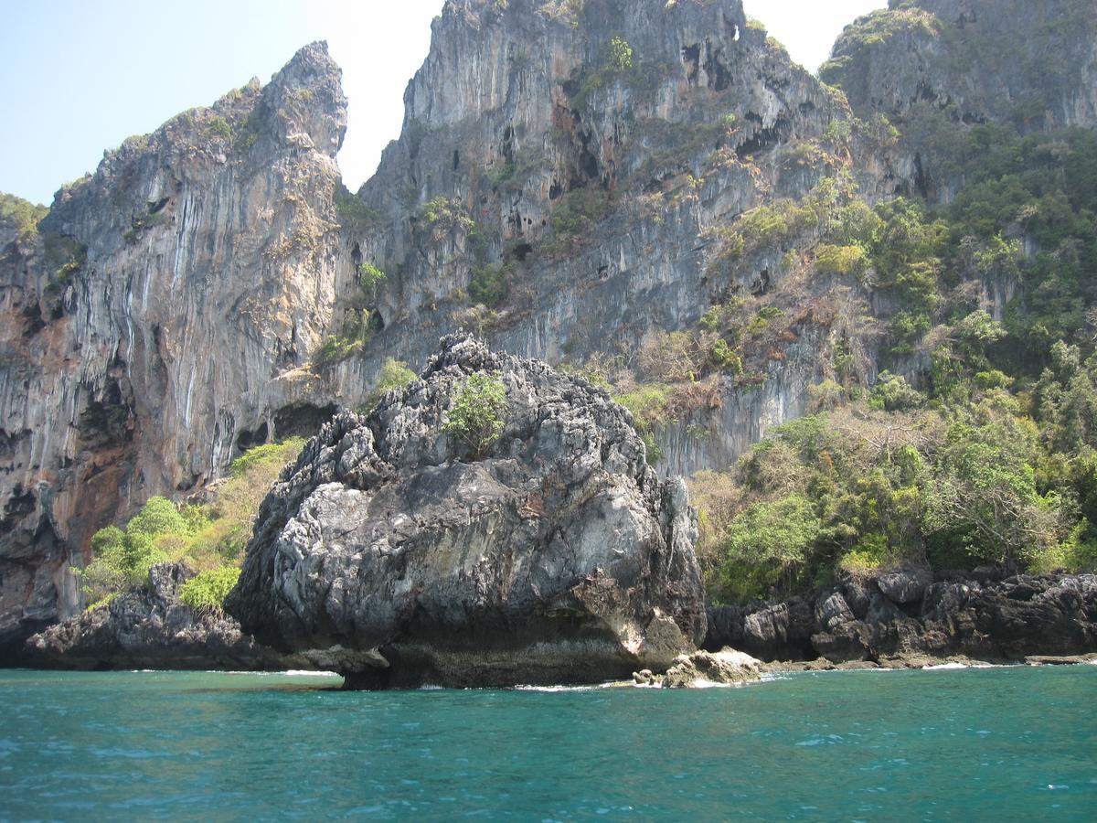 Phi Phi Sea And Hill Resort Экстерьер фото