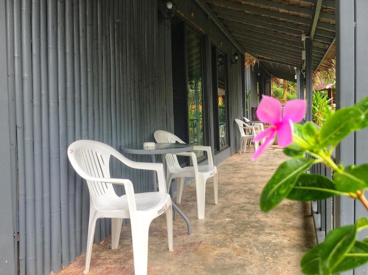 Phi Phi Sea And Hill Resort Экстерьер фото
